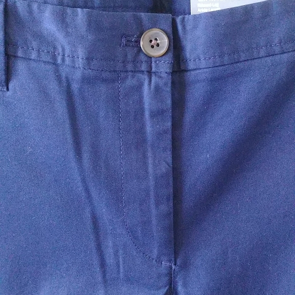 NWT, "TALBOTS" SIZE 12P, ankle length/relaxed legs, 98% COTTON/2% SPANDEX PANTS - Picture 2 of 10